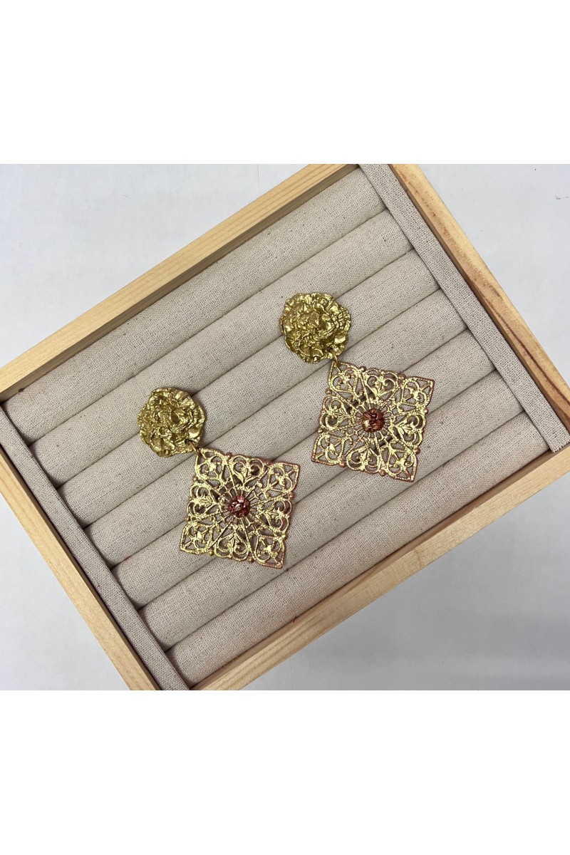 Pendientes MOSAICO dorado, granate, artesanales, exclusivos Pendientes MOSAICO dorado, granate, artesanales, exclusivos