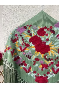Mantoncillo niña REVUELO verde jabonoso, rojo, seda, flecado artesanal