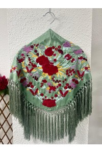 Mantoncillo niña REVUELO verde jabonoso, rojo, seda, flecado artesanal