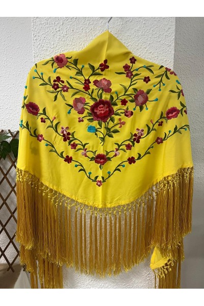 Mantoncillo PEÑAFLOR amarillo, flecado a mano, borlones