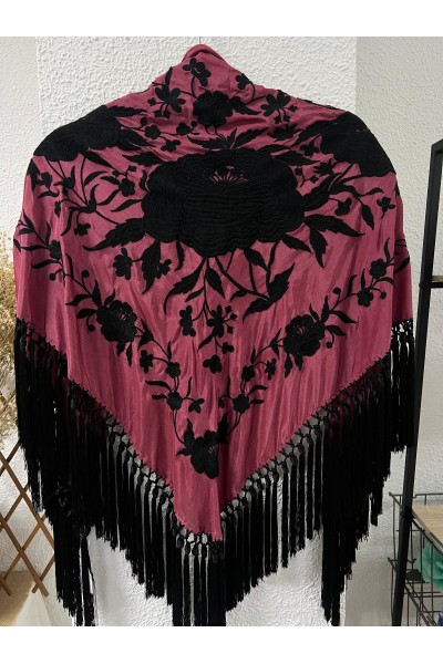 Mantoncillo de flamenca LUCERO vino y negro, artesanal, borlones