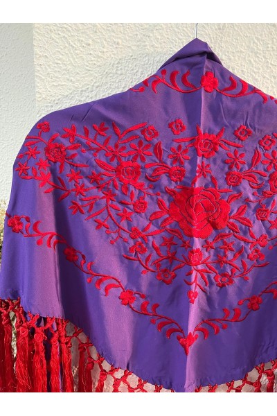 Mantoncillo de flamenca CASTAÑO morado y rojo flecado con borlones