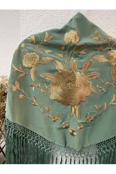 Mantoncillo ROSALEDA verde jabonoso y dorado, flecado artesanal