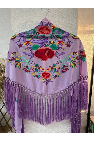 Mantoncillo de flamenca LAVANDA lila, flecado a mano, borlones
