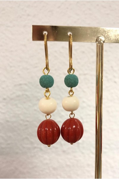 Pendientes dorados ROMERITO resina hueso, coral,turquesa. Hipoalerg