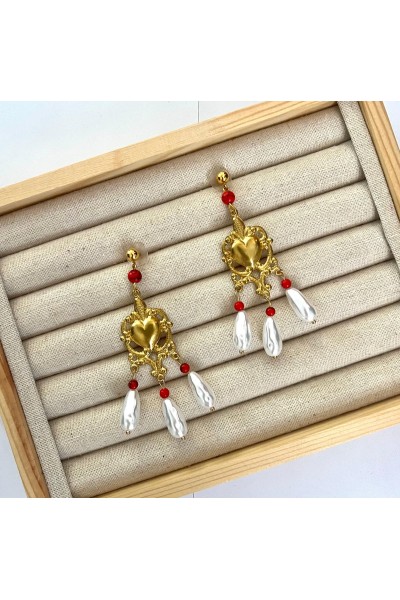 Pendientes CUORE, dorados con lágrimas de perlas, detalles coral