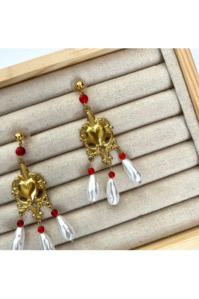 Pendientes CUORE, dorados con lágrimas de perlas, detalles coral