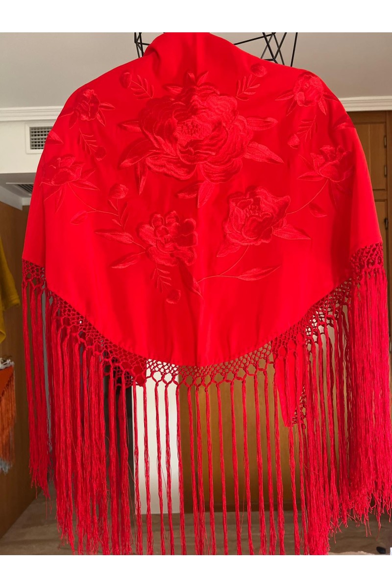 Mantoncillo ROSALEDA rojo al tono, flecado a mano
