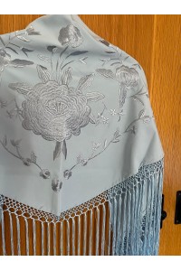 Mantoncillo ROSALEDA azul celeste, crespón, flecado artesanal