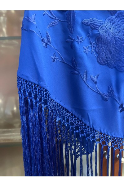 Mantoncillo ROSALEDA azulón al tono, crespón, flecado a mano artesanal