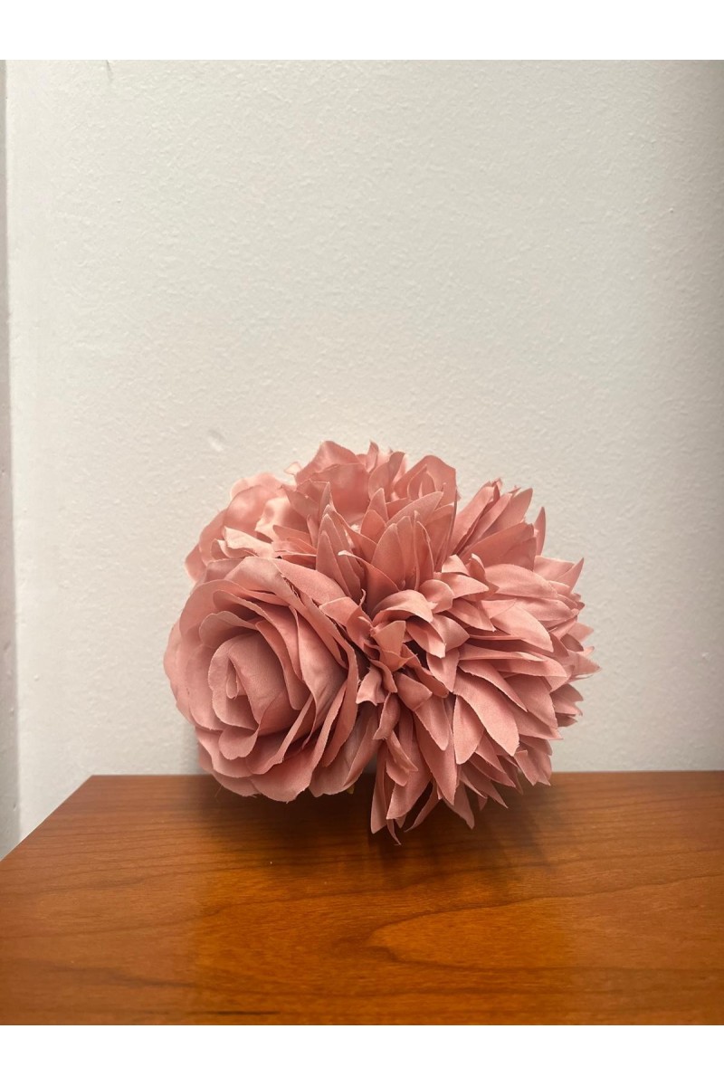 Ramillete ROCÍO rosa nude, de tela con rosas, dalias y hortensias