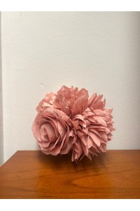 Ramillete ROCÍO rosa nude, de tela con rosas, dalias y hortensias