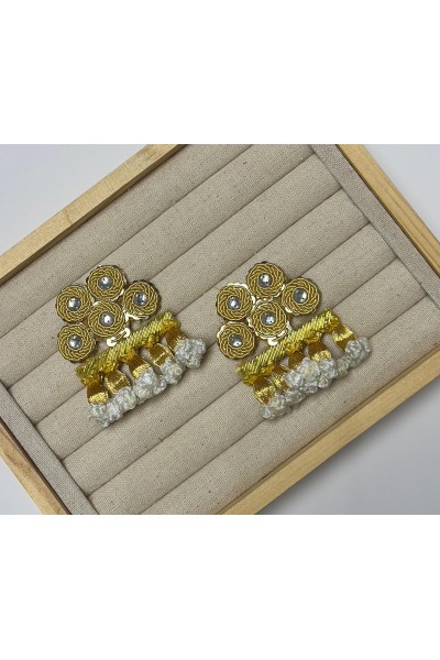 Broche ALAMARES dorado y blanco con hilo de seda