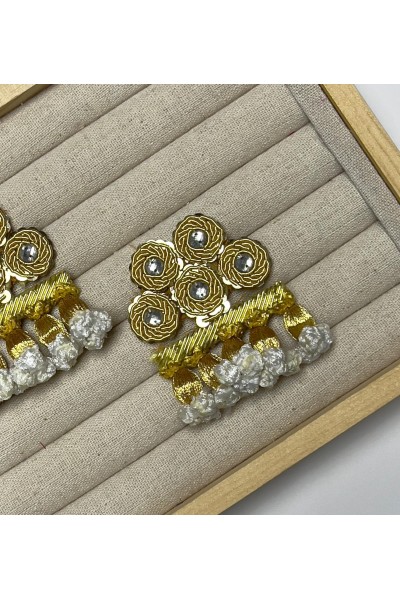 Broche ALAMARES dorado y blanco con hilo de seda