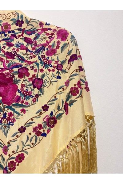 Mantoncillo de flamenca amarillo vainilla, rosa fuxia, seda, borlón