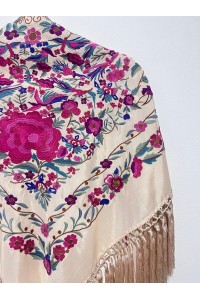 Mantoncillo de flamenca beige caña, rosa fuxia, seda, borlón