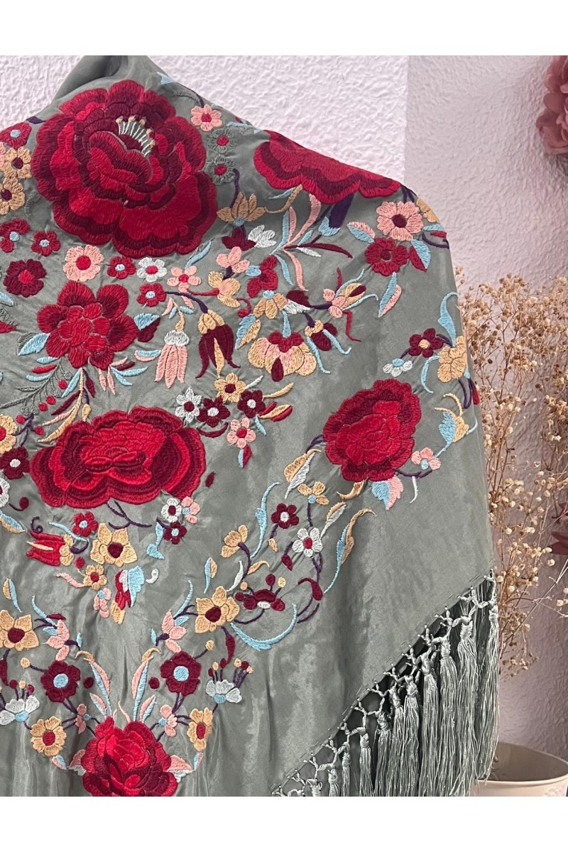 Mantoncillo de flamenca ROSASROJAS verde jabonoso, flecado borlón