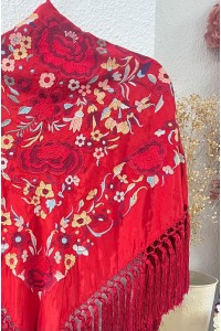 Mantoncillo de flamenca ROSASROJAS rojo, flecado artesanal borlones
