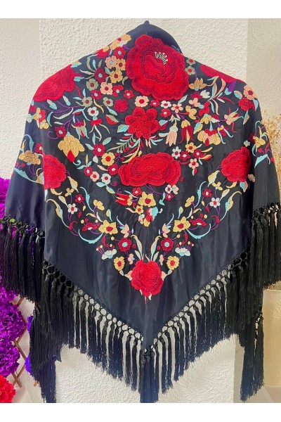 Mantoncillo de flamenca ROSASROJAS negro, flecado artesanal borlones