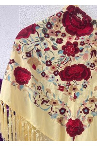 Mantoncillo de flamenca ROSASROJAS amarillo vainilla, flecado borlones