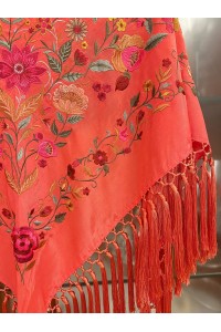 Mantoncillo PUREZA coral, seda, flecado artesanal borlones