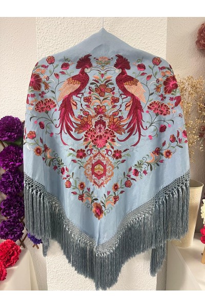 Mantoncillo HERENCIA azul celeste, seda, flecado artesanal borlones