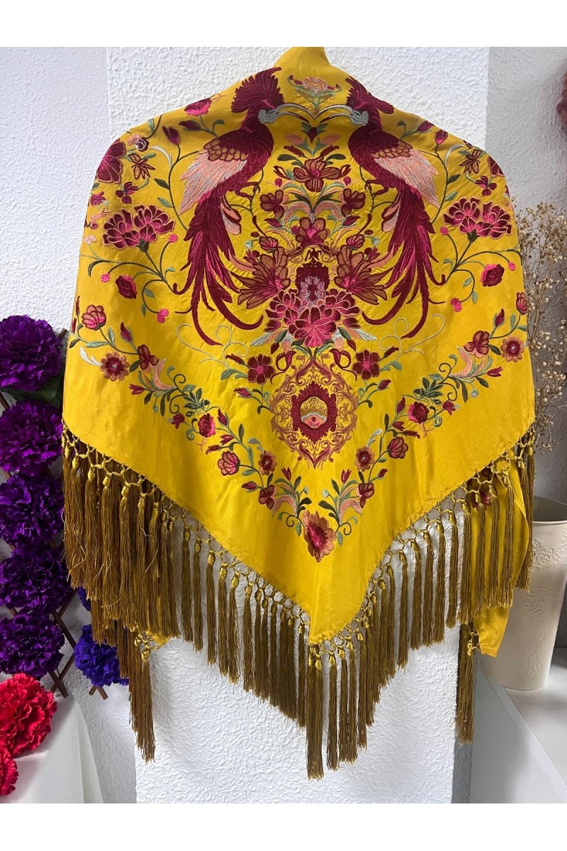 Mantoncillo HERENCIA mostaza, seda, flecado artesanal borlones