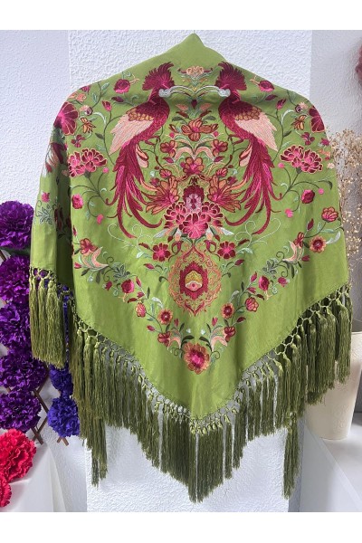 Mantoncillo HERENCIA verde oliva, seda, flecado artesanal borlones