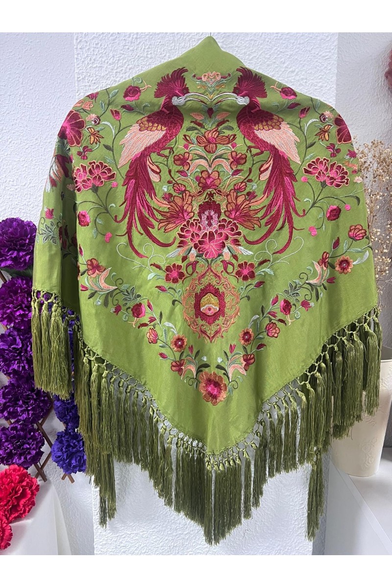 Mantoncillo HERENCIA verde oliva, seda, flecado artesanal borlones