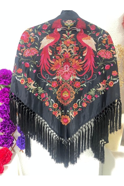 Mantoncillo HERENCIA negro, seda, flecado verde artesanal borlones