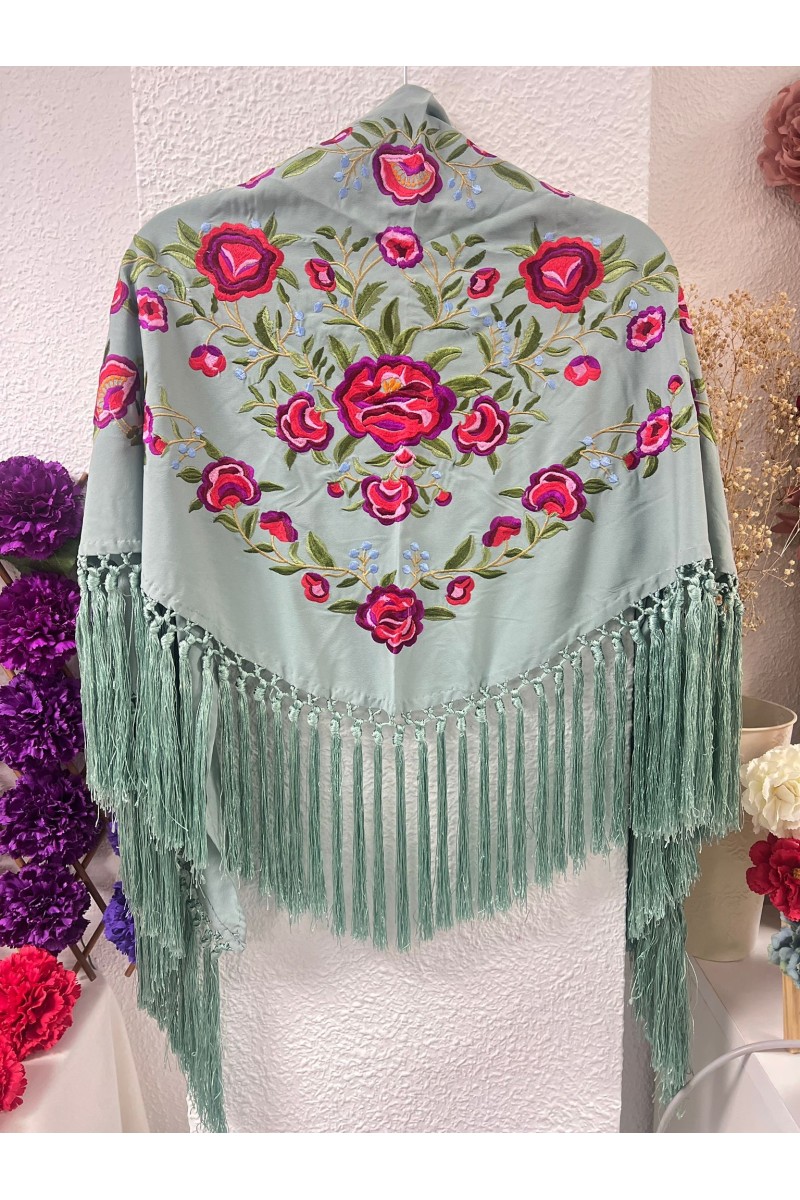Mantoncillo PEONITA, verde jabonoso, bordados rojos, verdes, seda