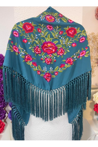 Mantoncillo PEONITA, petróleo, bordados rojos, verdes, seda