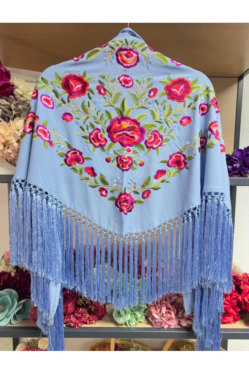 Mantoncillo PEONITA, azul celeste, bordados rojos, verdes, seda