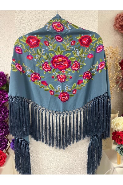 Mantoncillo PEONITA, azul ducado bordados rojos, verdes, seda