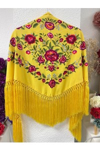 Mantoncillo PEONITA, amarillo bordados rojos, verdes, seda