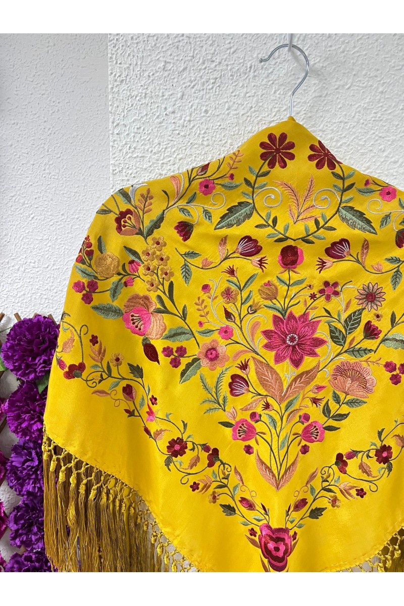 Mantoncillo PUREZA mostaza, seda, flecado borlón