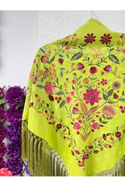 Mantoncillo PUREZA verde lima, seda, flecado borlón