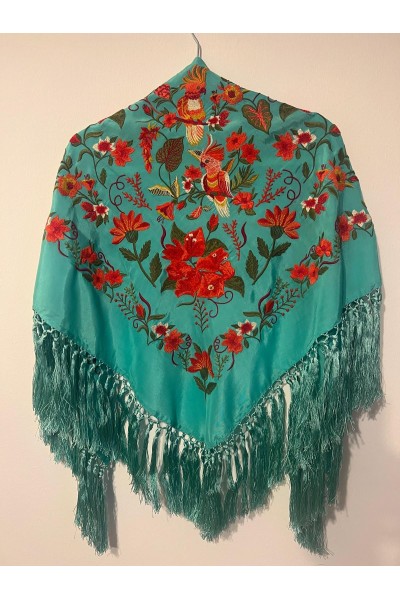 Mantoncillo GUACAMAYO aguamarina,bordado naranja,verde, seda, borlones