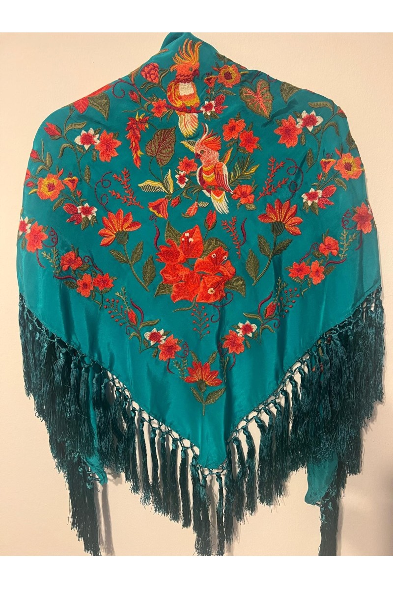 Mantoncillo GUACAMAYO aguamarina oscuro , bordado naranja, verde, seda