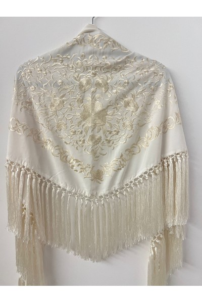 Mantoncillo de flamenca ANDALUCÍA blanco roto al tono con borlones