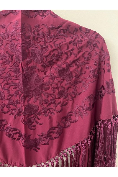 Mantoncillo de flamenca ANDALUCÍA berenjena al tono,  borlones