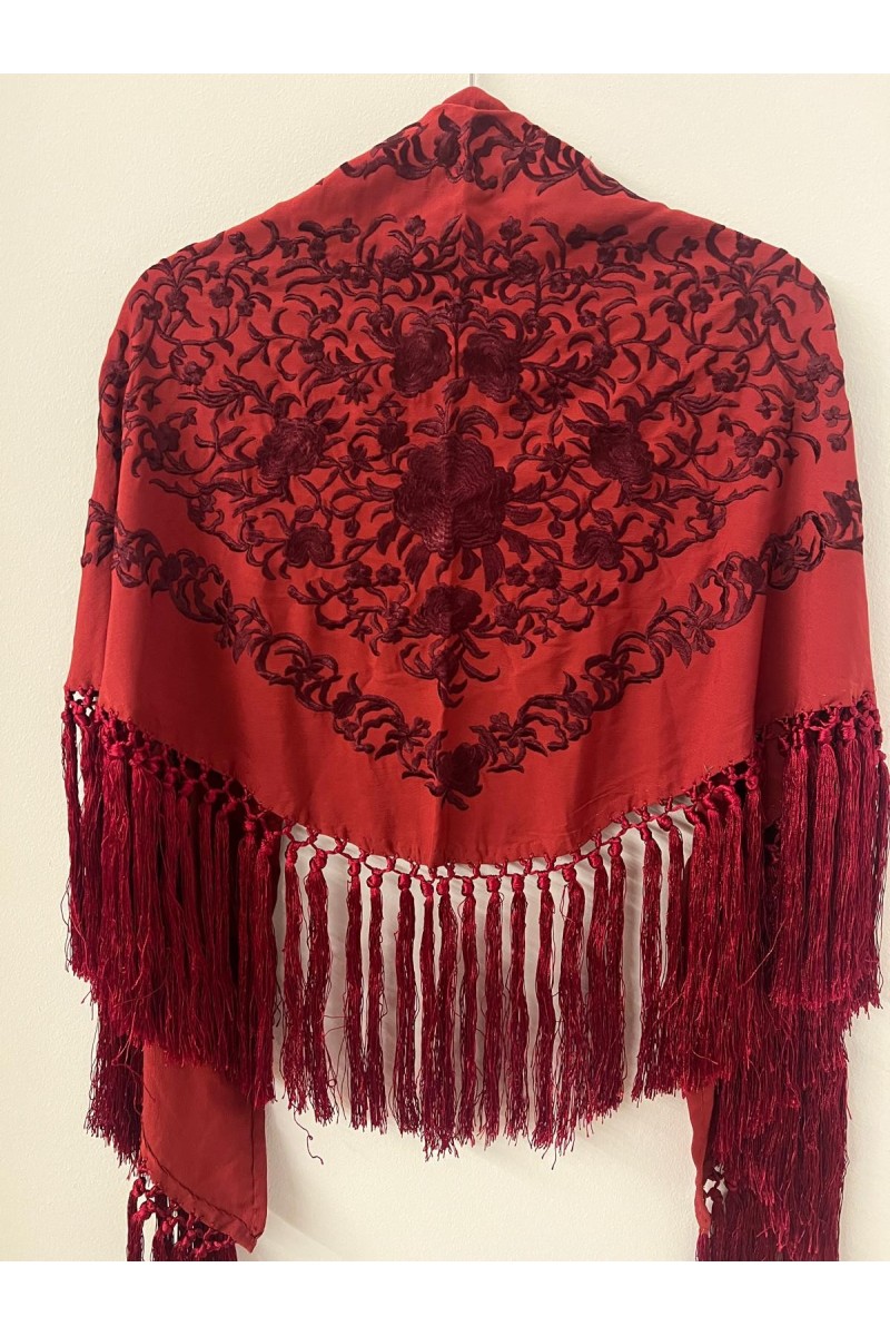 Mantoncillo de flamenca ANDALUCÍA granate vino al tono,  borlones