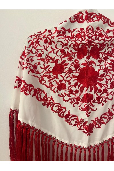 Mantoncillo de flamenca ANDALUCÍA bicolor blanco roto/rojo,  borlones