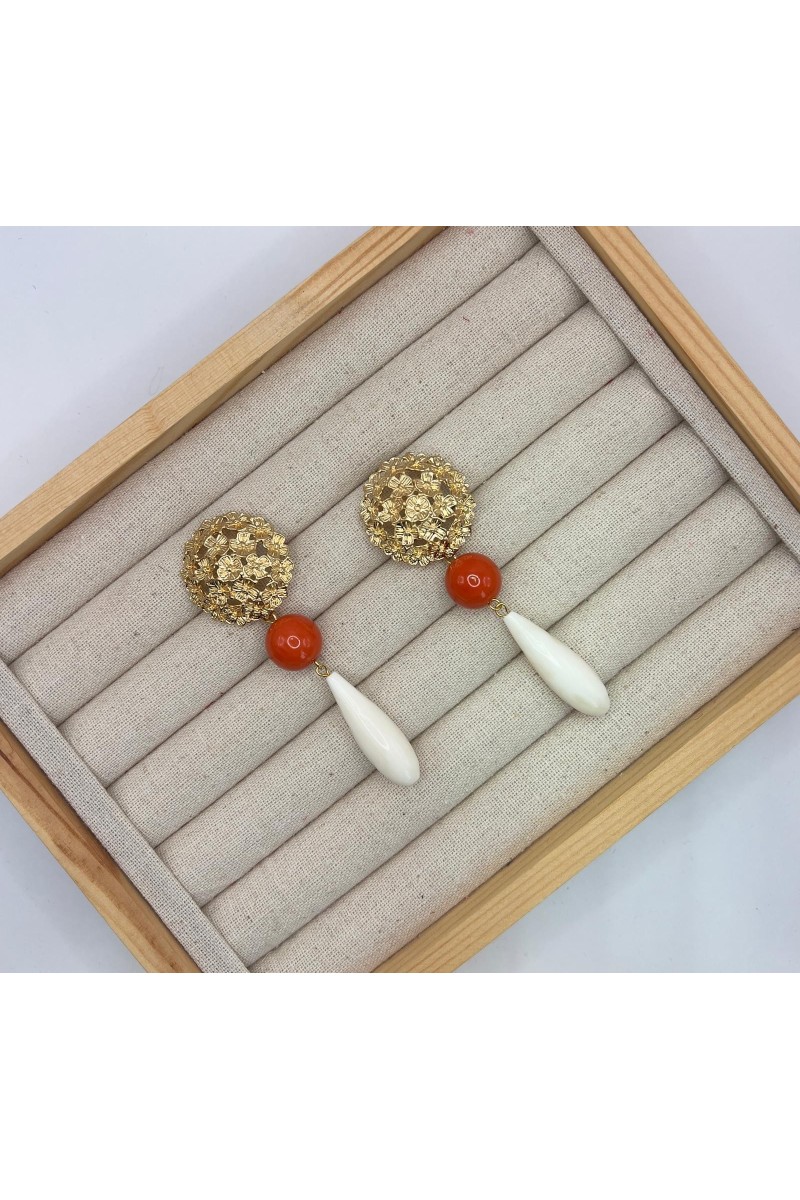 Pendientes LÁGRIMA DE HUESO dorados y coral