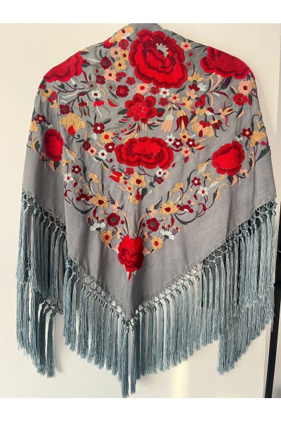 Mantoncillo de flamenca ROSASROJAS gris plomo, rojo, flecado borlón