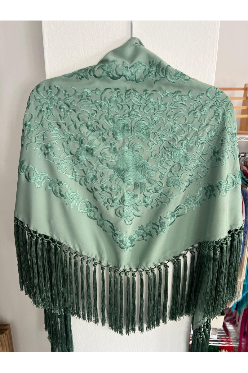 Mantoncillo de flamenca ANDALUCÍA verde jabonoso, fleco verde oscuro