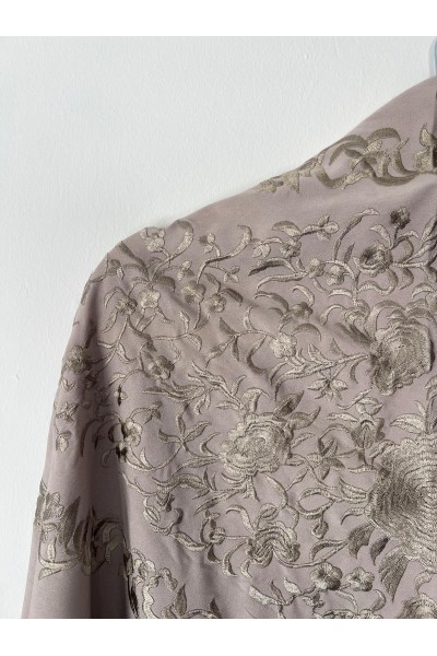 Mantoncillo de flamenca ANDALUCÍA gris topo al tono, borlones