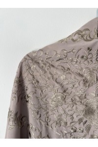 Mantoncillo de flamenca ANDALUCÍA gris topo al tono, borlones