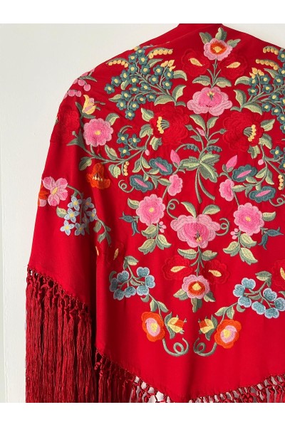 Mantoncillo de flamenca MAYO rojo, flecado artesanal con borlón