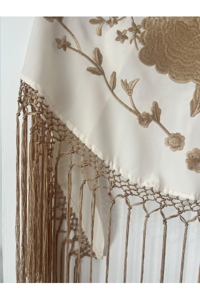 Mantoncillo ROSALEDA beige fleco dorado